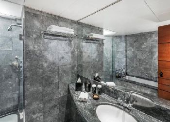 Halkin Hotel