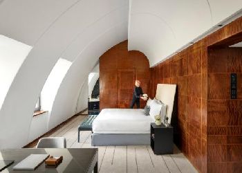 Halkin Hotel