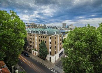 Halkin Hotel