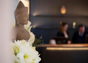 Halkin Hotel