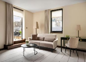Halkin Hotel