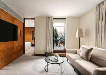 Halkin Hotel