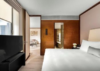 Halkin Hotel