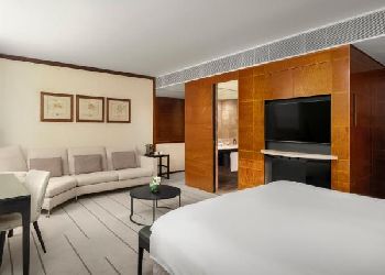 Halkin Hotel