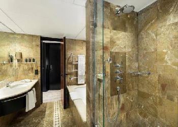 Halkin Hotel
