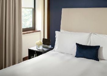 Halkin Hotel