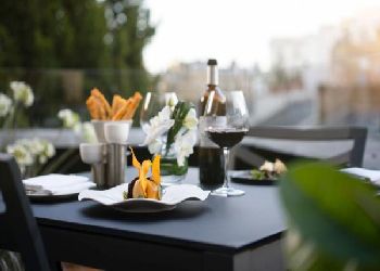 Halkin Hotel