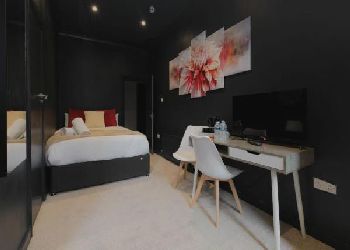 OYO Amsterdam Hotel
