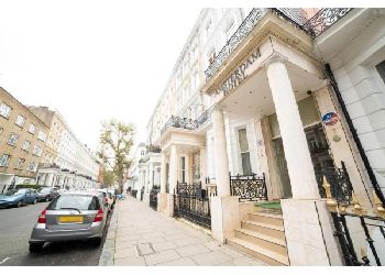 OYO Amsterdam Hotel
