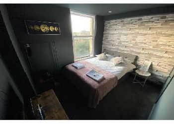 OYO Amsterdam Hotel