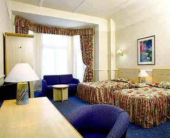 twin bedroom
