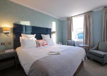 54 Queens Gate Hotel