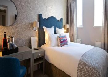 54 Queens Gate Hotel