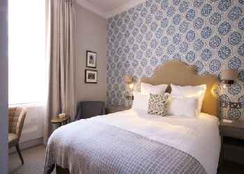 54 Queens Gate Hotel