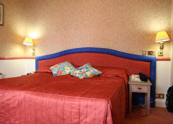 best western john howard Bedroom
