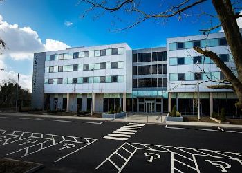 Heston Hyde Hotel