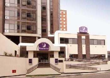Premier Inn Sunbury (Kempton Park)