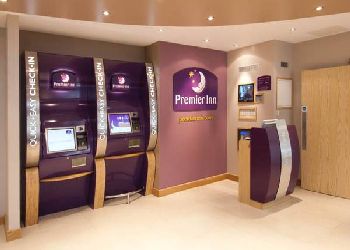 Premier Inn Sunbury (Kempton Park)
