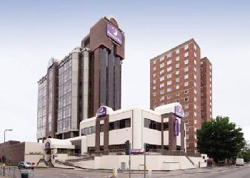 Premier Inn Sunbury (Kempton Park)