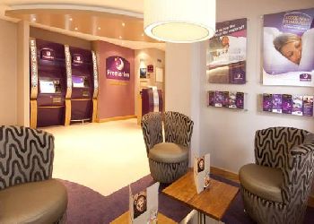 Premier Inn Sunbury (Kempton Park)