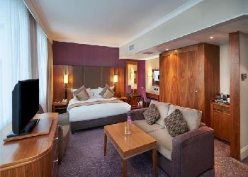 Crowne Plaza Ealing - Hanger Lane