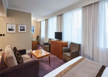 Crowne Plaza Ealing - Hanger Lane