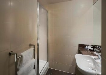 Crowne Plaza Ealing - Hanger Lane