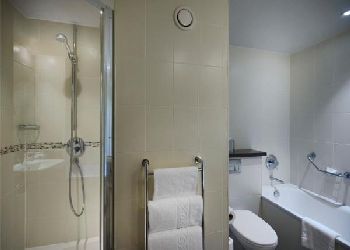 Crowne Plaza Ealing - Hanger Lane