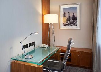 Crowne Plaza Ealing - Hanger Lane