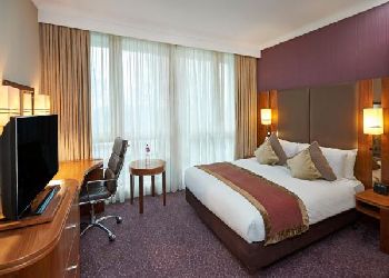 Crowne Plaza Ealing - Hanger Lane