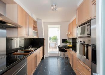 Europa House Apartments