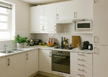 Europa House Apartments