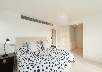 Europa House Apartments