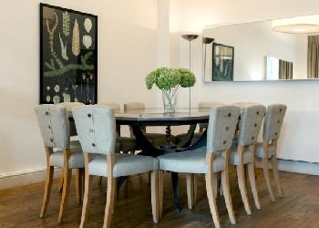 Europa House Apartments