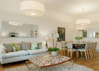 Europa House Apartments