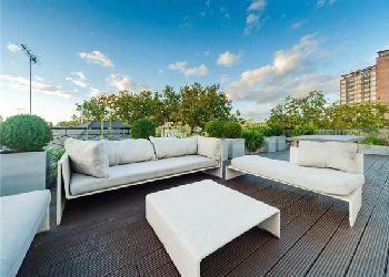 Europa House Apartments