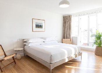 Europa House Apartments