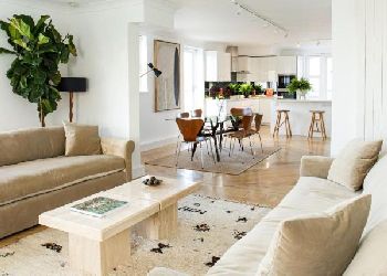 Europa House Apartments