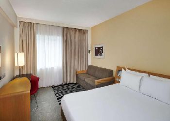 Novotel London West Hotel