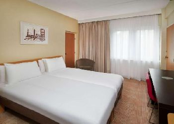 Novotel London West Hotel
