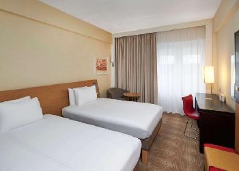Novotel London West Hotel