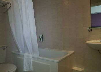 Premier Inn Hammersmith Hotel