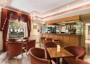 Days Inn Hyde Park Hotel
