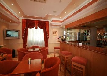 Days Inn Hyde Park Hotel