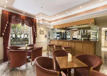 Days Inn Hyde Park Hotel