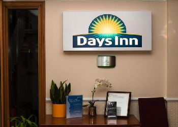 Days Inn Hyde Park Hotel