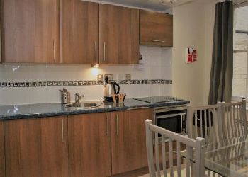 Grand Plaza Apartments Bayswater 