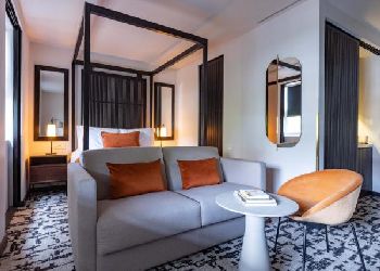 La Suite West Hotel