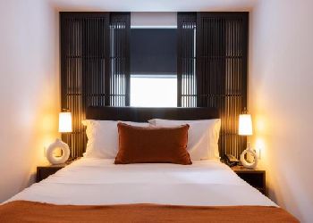 La Suite West Hotel