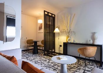 La Suite West Hotel